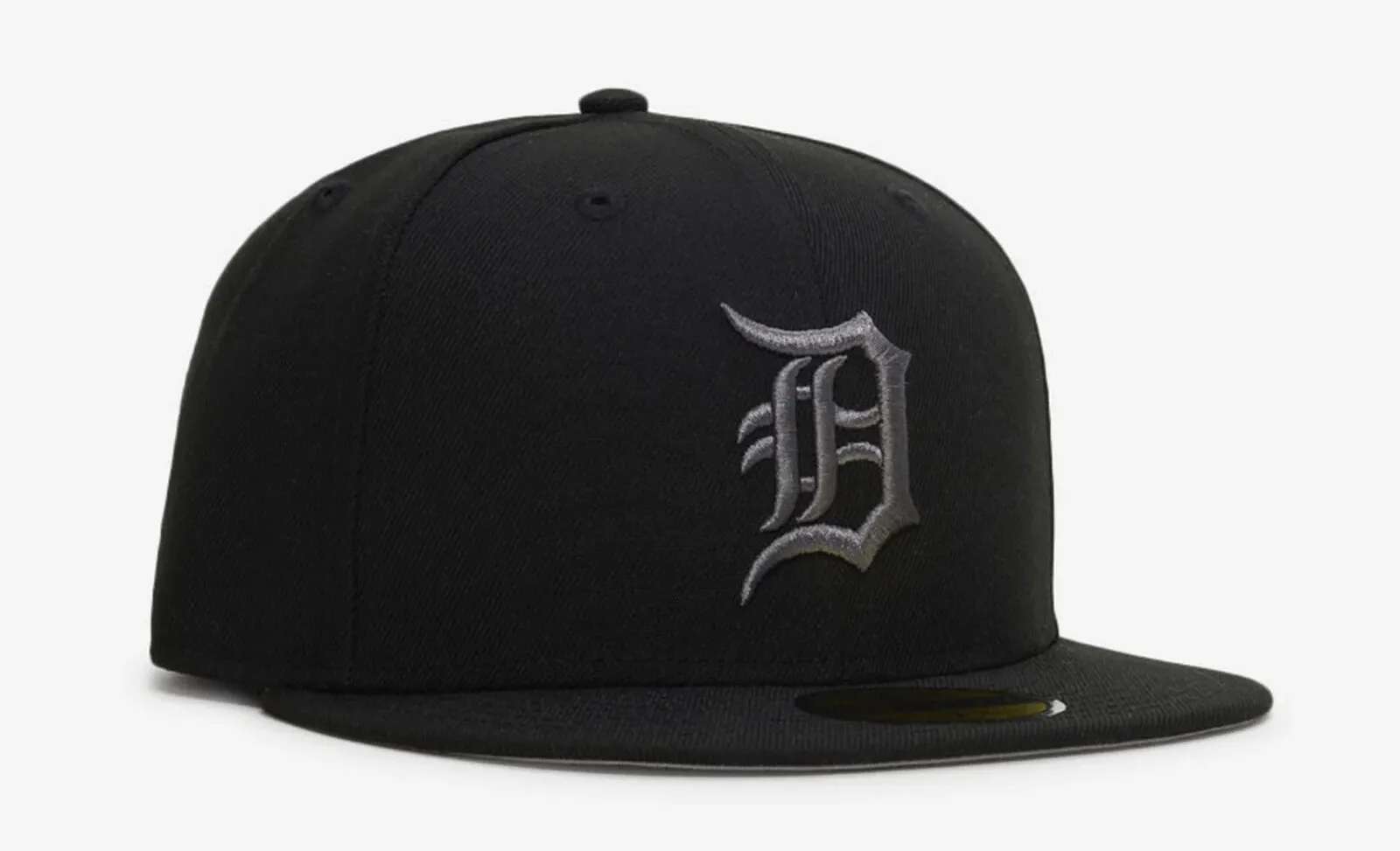 New Era Detroit Tigers Black/Graphite 59FIFTY fitted hat with graphite D logo.