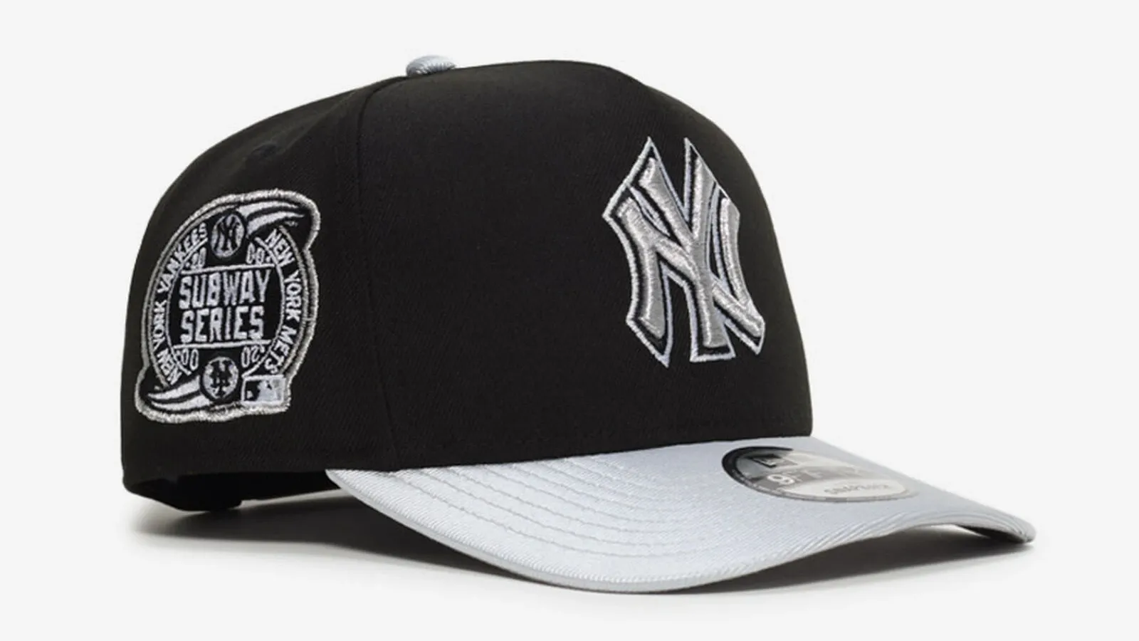 Front angle of the New Era New York Yankees Black/White Metallic 9FIFTY A-Frame Snapback Hat matching the Air Jordan 6 "Oreo" (2026).