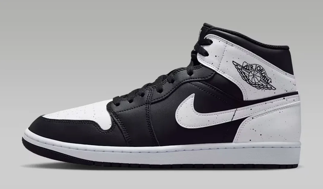 Air Jordan 1 Mid SE Oreo Sneakers in Black and White Side View