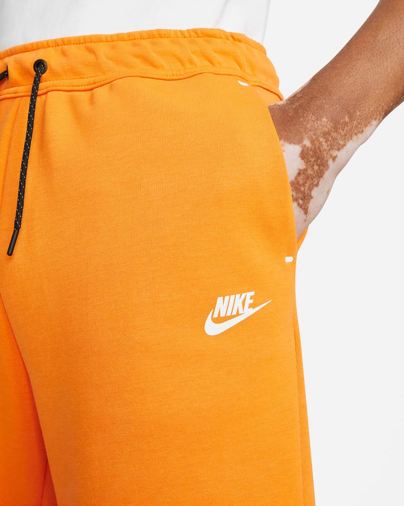 Nike Air VaporMax 2021 Kumquat Tech Fleece Shorts Outfit