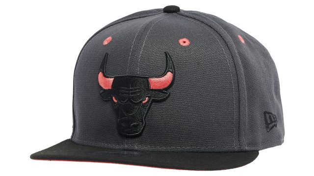 air-jordan-4-infared-new-era-bulls-hat
